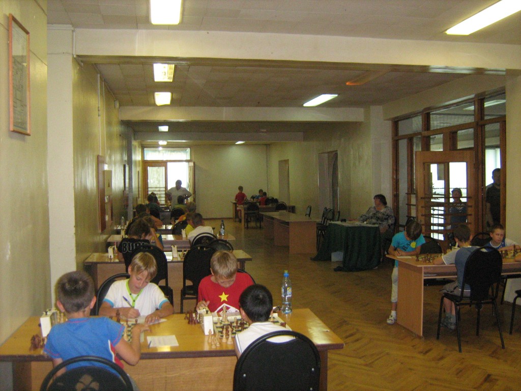Турнирный зал для участников до 10 и до 12 лет