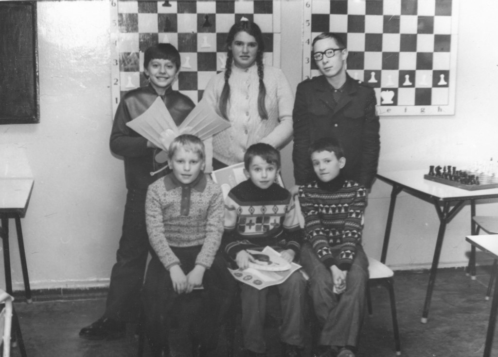 1981-11_09