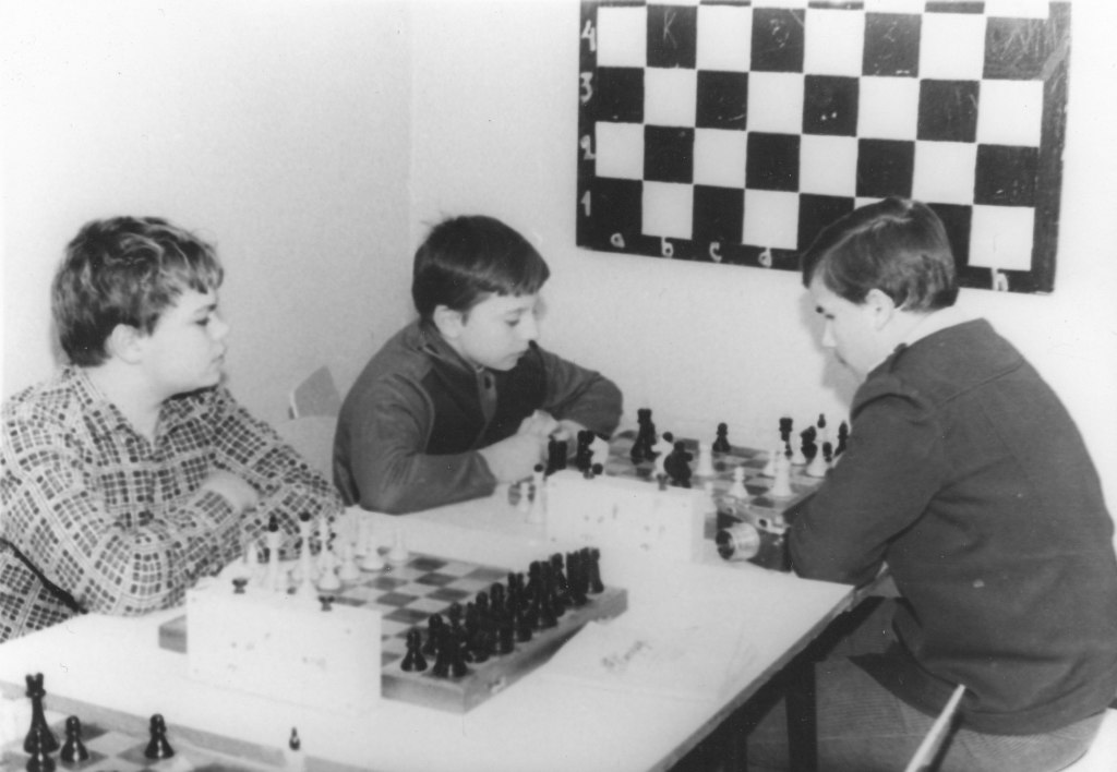 1981-11_10