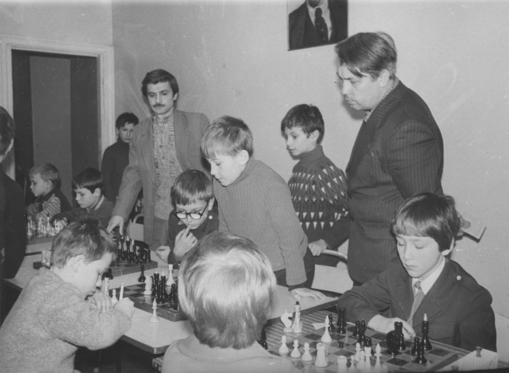 1982-03_2