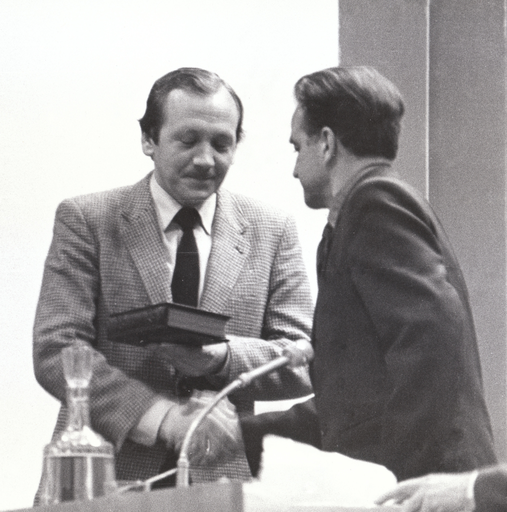 1983-10-28_07
