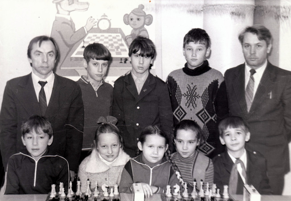 1983-12