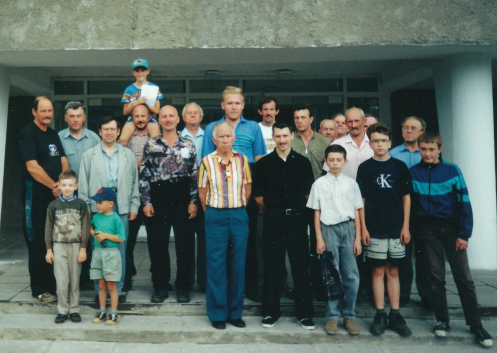 2000-08_2163-04