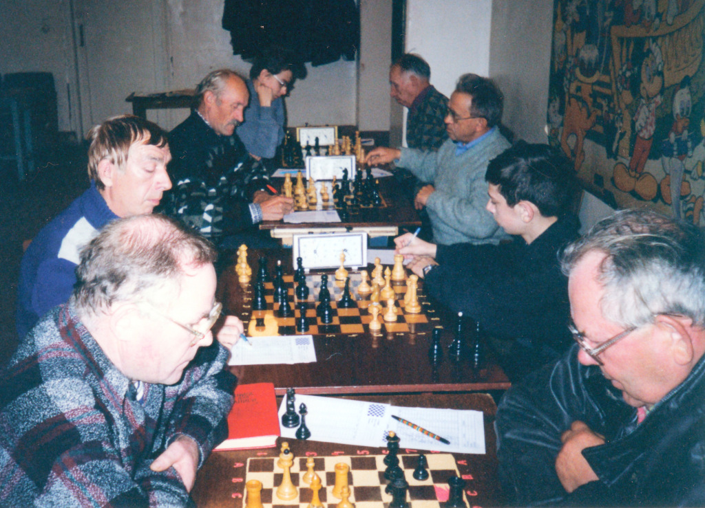 2001-10_9420-11